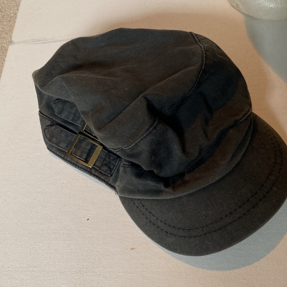 NWOT Four Women’s Caps - Picture 8 of 10